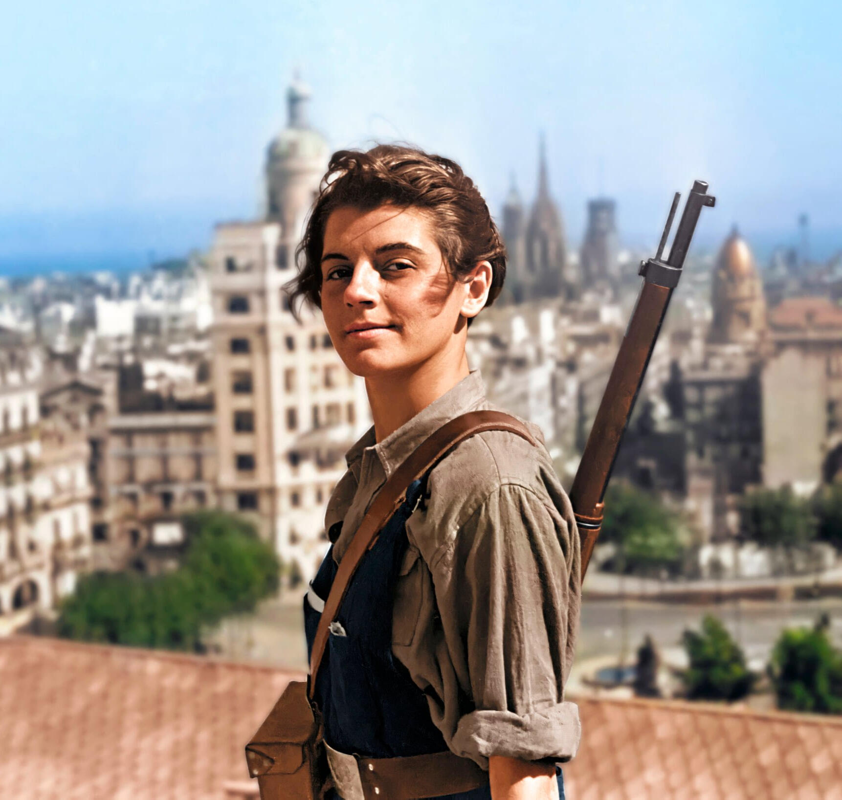 Colorized image of Marina Ginestà stadning on the rooftop of the Hotel Colón in Barcelona, expropriated by the revolutionaries.