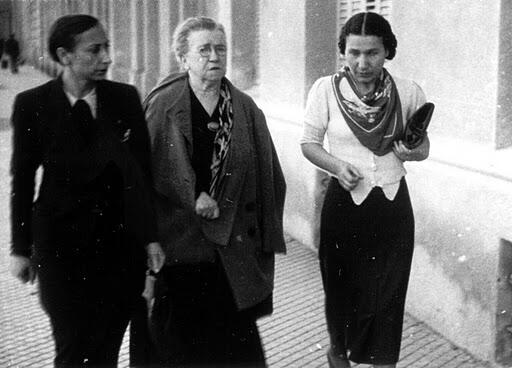 One of the founders of Mujeres Libres LucÃa Sánchez Saornil (left), with influential American anarchist Emma Goldman(middle).
