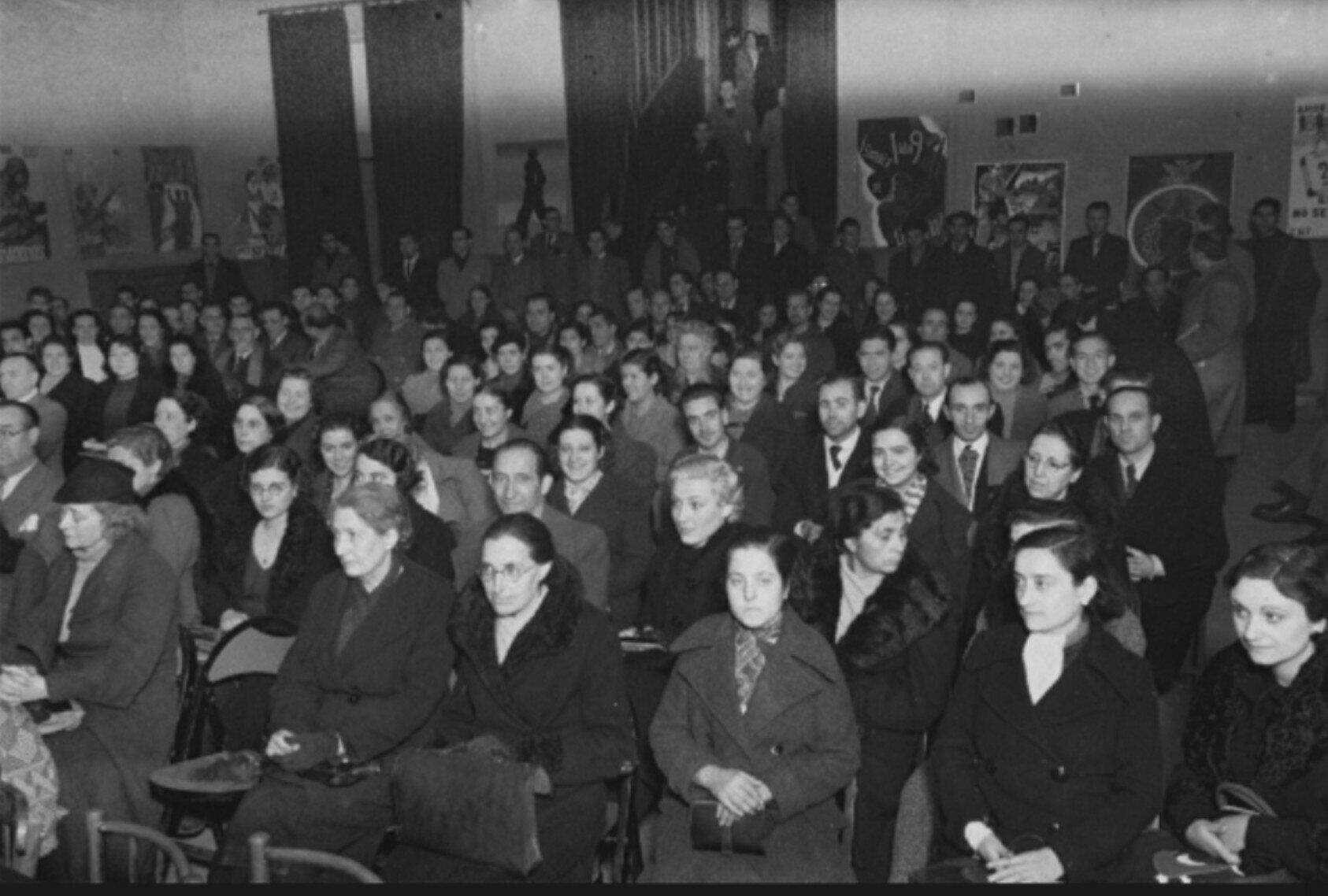 Inauguration of a library opened by the Syndicat Unique des Professions Libérales of the CNT.